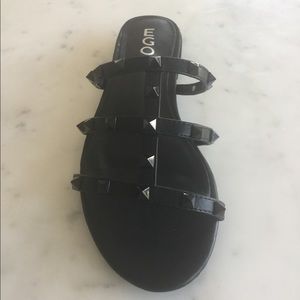 Black sandals